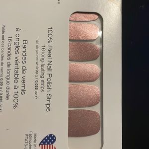 Lovely rose colored nail polish strips